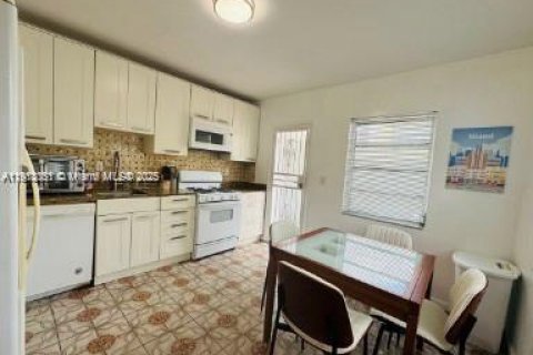 Copropriété à vendre à Miami Beach, Floride: 2 chambres, 83.61 m2 № 1968766 - photo 11