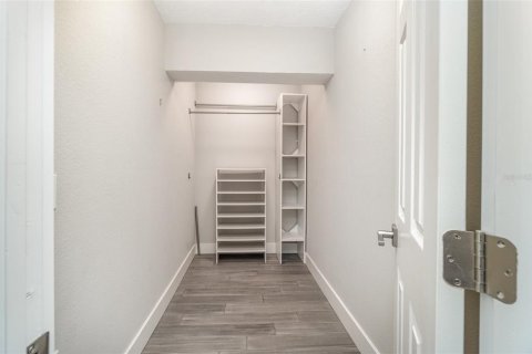 House in Sarasota, Florida 3 bedrooms, 168.99 sq.m. № 1716884 - photo 16