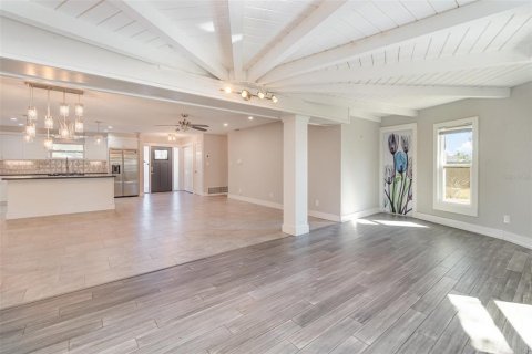House in Sarasota, Florida 3 bedrooms, 168.99 sq.m. № 1716884 - photo 12