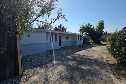 House in Sarasota, Florida 3 bedrooms, 168.99 sq.m. № 1716884 - photo 3