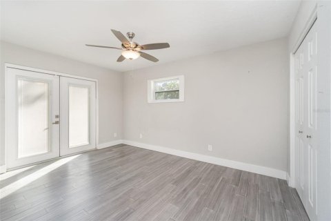 House in Sarasota, Florida 3 bedrooms, 168.99 sq.m. № 1716884 - photo 19