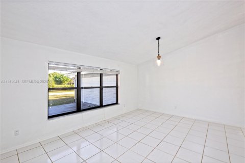 Casa en venta en Port St. Lucie, Florida, 3 dormitorios, 169.73 m2 № 1989634 - foto 12