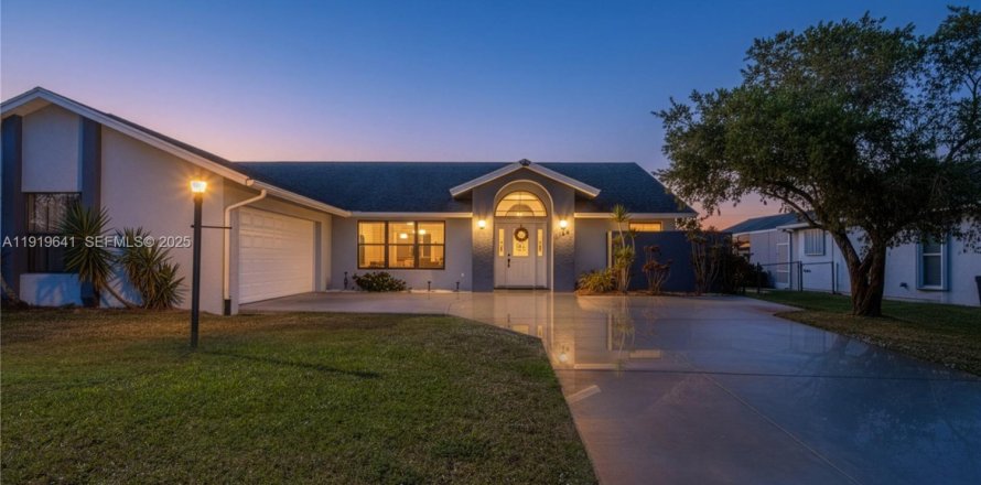 Casa en Port St. Lucie, Florida 3 dormitorios, 169.73 m2 № 1989634