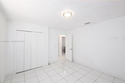 Casa en venta en Port St. Lucie, Florida, 3 dormitorios, 169.73 m2 № 1989634 - foto 26