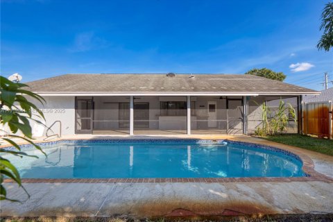 Casa en venta en Port St. Lucie, Florida, 3 dormitorios, 169.73 m2 № 1989634 - foto 4