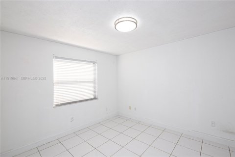 Casa en venta en Port St. Lucie, Florida, 3 dormitorios, 169.73 m2 № 1989634 - foto 27