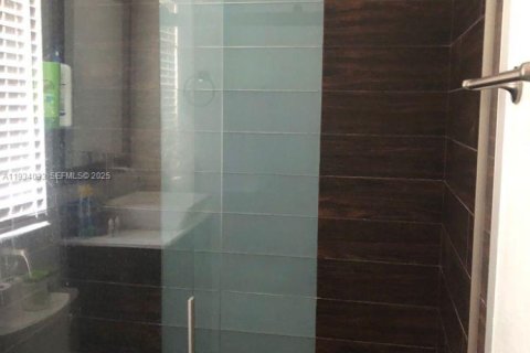 Condominio en alquiler en Miami, Florida, 3 dormitorios, 126.72 m2 № 1992773 - foto 22