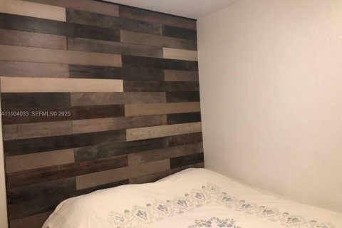 Condominio en alquiler en Miami, Florida, 3 dormitorios, 126.72 m2 № 1992773 - foto 24