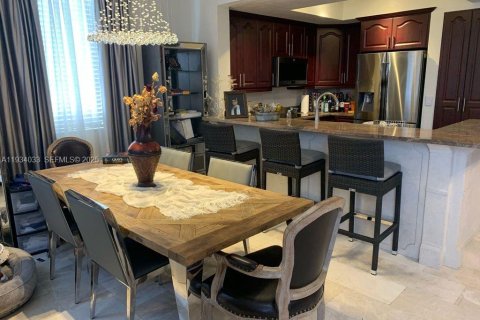 Condominio en alquiler en Miami, Florida, 3 dormitorios, 126.72 m2 № 1992773 - foto 9