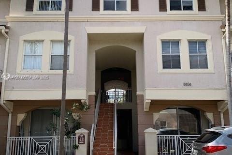 Condominio en alquiler en Miami, Florida, 3 dormitorios, 126.72 m2 № 1992773 - foto 2