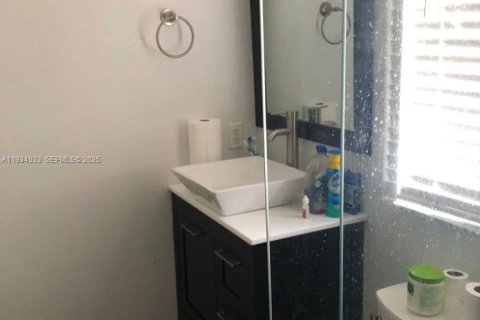 Condominio en alquiler en Miami, Florida, 3 dormitorios, 126.72 m2 № 1992773 - foto 20