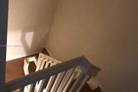 Condominio en alquiler en Miami, Florida, 3 dormitorios, 126.72 m2 № 1992773 - foto 25