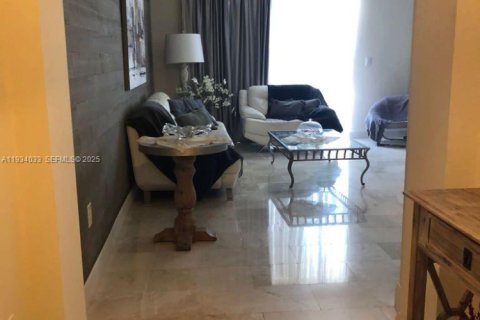 Condominio en alquiler en Miami, Florida, 3 dormitorios, 126.72 m2 № 1992773 - foto 30