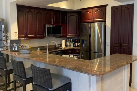 Condominio en alquiler en Miami, Florida, 3 dormitorios, 126.72 m2 № 1992773 - foto 15