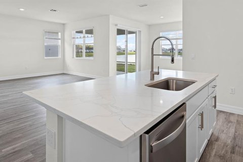 House in Lakeland, Florida 5 bedrooms, 231.33 sq.m. № 1652289 - photo 9