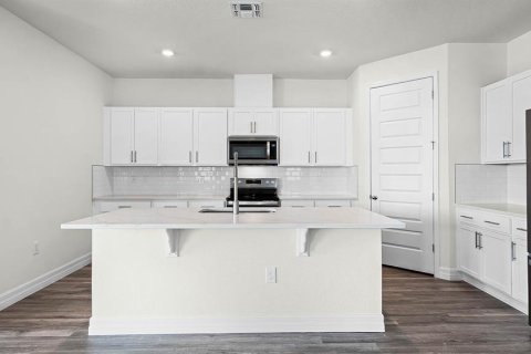 House in Lakeland, Florida 5 bedrooms, 231.33 sq.m. № 1652289 - photo 7
