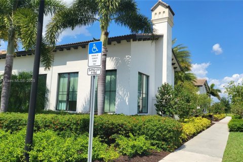 Снять в аренду виллу или дом в Аве Мария, Флорида 3 спальни, 178.74м2, № 1957801 - фото 3