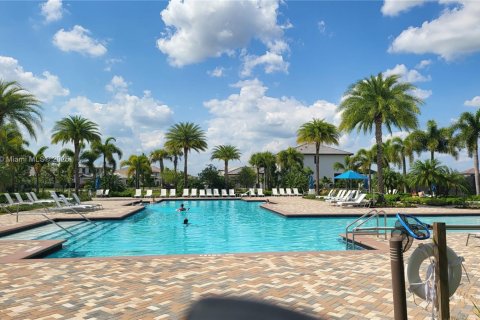 Снять в аренду виллу или дом в Аве Мария, Флорида 3 спальни, 178.74м2, № 1957801 - фото 6