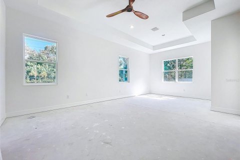 House in Lutz, Florida 4 bedrooms, 290.23 sq.m. № 1630369 - photo 27