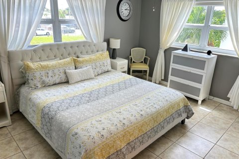 Condo in Lauderhill, Florida, 2 bedrooms № 2192693