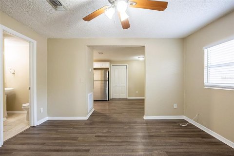 Villa ou maison à vendre à Tampa, Floride: 3 chambres, 95.32 m2 № 2145322 - photo 12