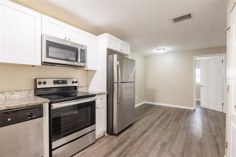Villa ou maison à vendre à Tampa, Floride: 3 chambres, 95.32 m2 № 2145322 - photo 10