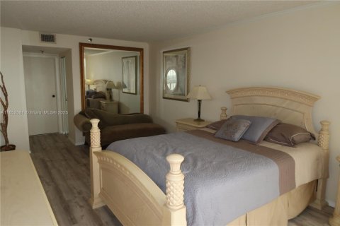 Copropriété à louer à Miami, Floride: 1 chambre, 78.04 m2 № 1877659 - photo 13