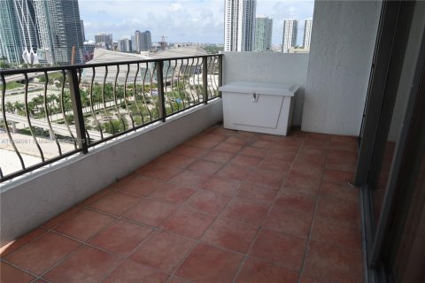 Copropriété à louer à Miami, Floride: 1 chambre, 78.04 m2 № 1877659 - photo 10
