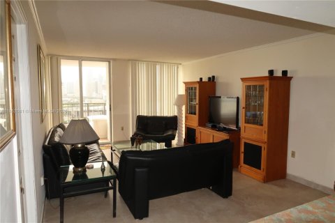 Copropriété à louer à Miami, Floride: 1 chambre, 78.04 m2 № 1877659 - photo 16