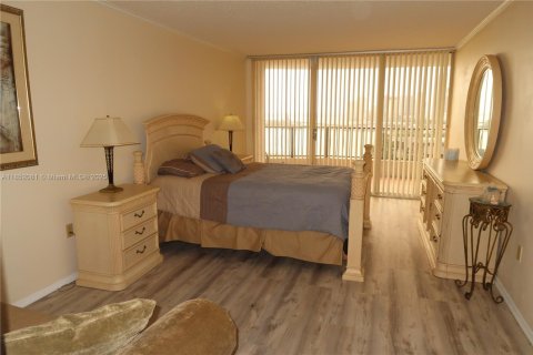 Copropriété à louer à Miami, Floride: 1 chambre, 78.04 m2 № 1877659 - photo 12