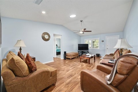 House in Ocala, Florida 2 bedrooms, 162.39 sq.m. № 2226586 - photo 4