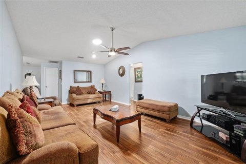 House in Ocala, Florida 2 bedrooms, 162.39 sq.m. № 2226586 - photo 2