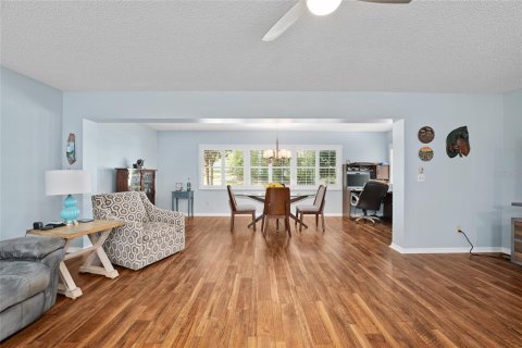 House in Ocala, Florida 2 bedrooms, 162.39 sq.m. № 2226586 - photo 9