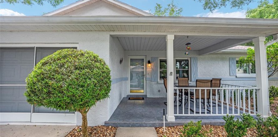 House in Ocala, Florida 2 bedrooms, 162.39 sq.m. № 2226586