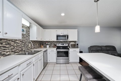 House in Ocala, Florida 2 bedrooms, 162.39 sq.m. № 2226586 - photo 17
