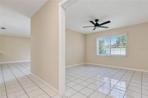 Casa en venta en Tampa, Florida, 3 dormitorios, 151.43 m2 № 2383892 - foto 5