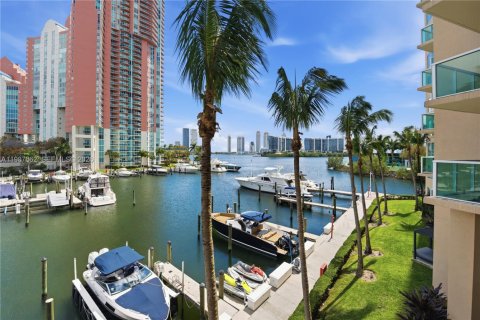Condominio en venta en Aventura, Florida, 3 dormitorios, 173.36 m2 № 2089906 - foto 4