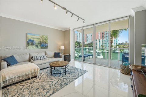 Condominio en venta en Aventura, Florida, 3 dormitorios, 173.36 m2 № 2089906 - foto 2