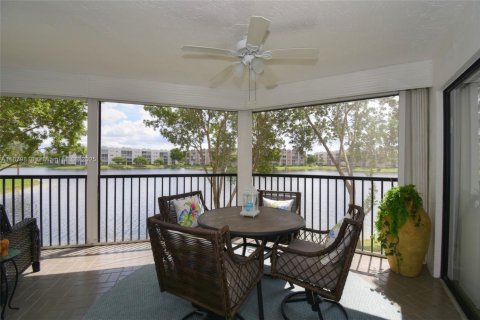 Condo in Tamarac, Florida, 2 bedrooms  № 1925566 - photo 25