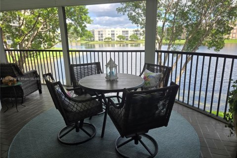 Condo in Tamarac, Florida, 2 bedrooms  № 1925566 - photo 26