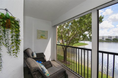 Condo in Tamarac, Florida, 2 bedrooms  № 1925566 - photo 28