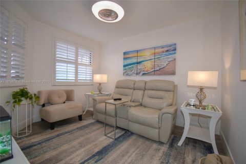 Condo in Tamarac, Florida, 2 bedrooms  № 1925566 - photo 5
