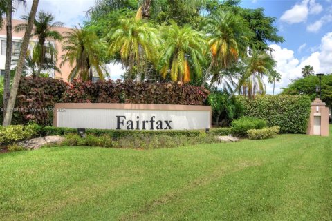 Condo in Tamarac, Florida, 2 bedrooms  № 1925566 - photo 1