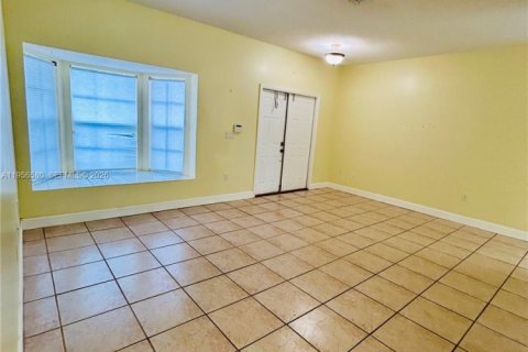 Casa en alquiler en Cutler Bay, Florida, 4 dormitorios, 145.02 m2 № 2010609 - foto 7