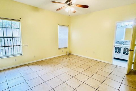 Casa en alquiler en Cutler Bay, Florida, 4 dormitorios, 145.02 m2 № 2010609 - foto 14