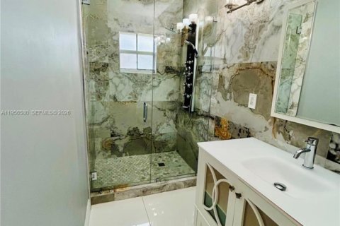 Casa en alquiler en Cutler Bay, Florida, 4 dormitorios, 145.02 m2 № 2010609 - foto 3