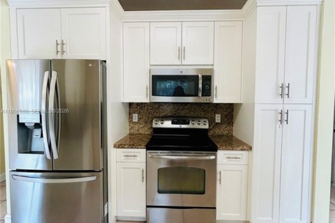 Casa en alquiler en Cutler Bay, Florida, 4 dormitorios, 145.02 m2 № 2010609 - foto 4