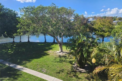 Condominio en Tamarac, Florida, 2 dormitorios  № 2057512
