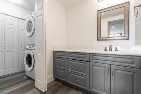 Copropriété à vendre à Miami, Floride: 2 chambres, 100.61 m2 № 1976739 - photo 6