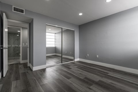 Copropriété à vendre à Miami, Floride: 2 chambres, 100.61 m2 № 1976739 - photo 16